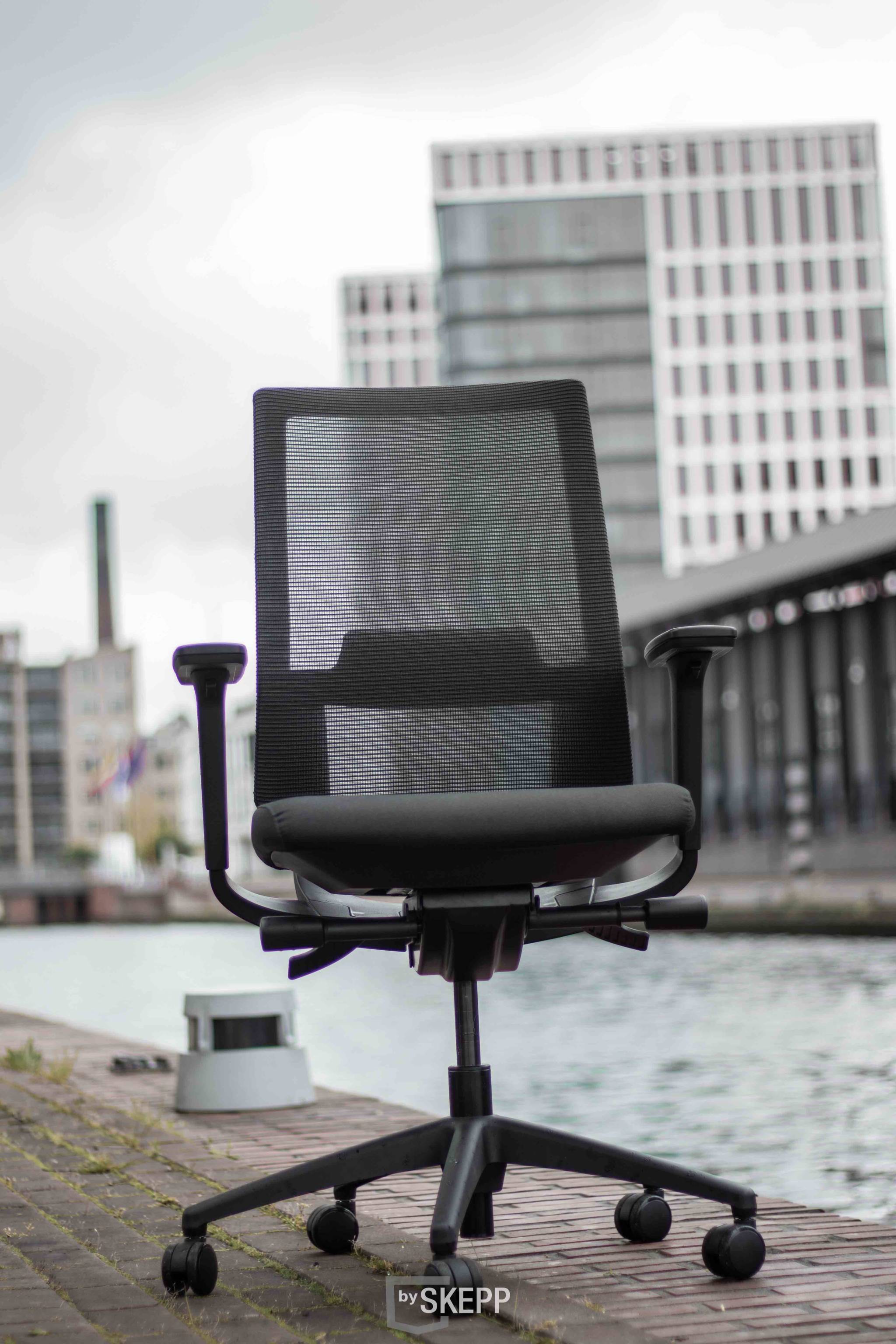 Arbo office chair Lugano black mesh bySKEPP