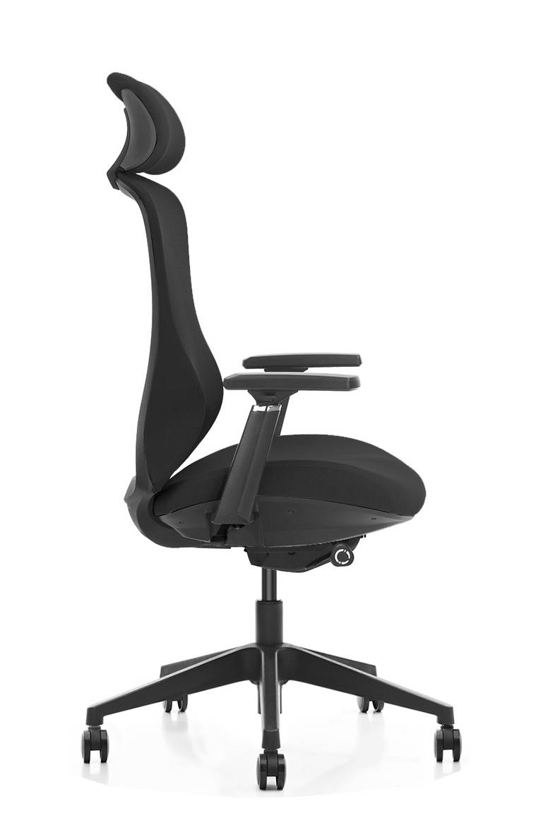 Adjustable executive chair Runa - Black